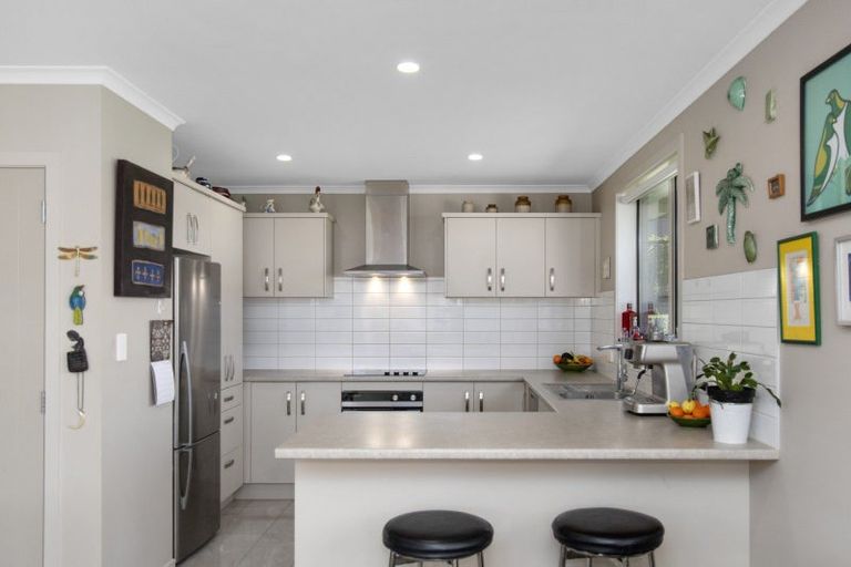 Photo of property in Waterview Estate, 53/4 Greystone Place, Omokoroa, 3114