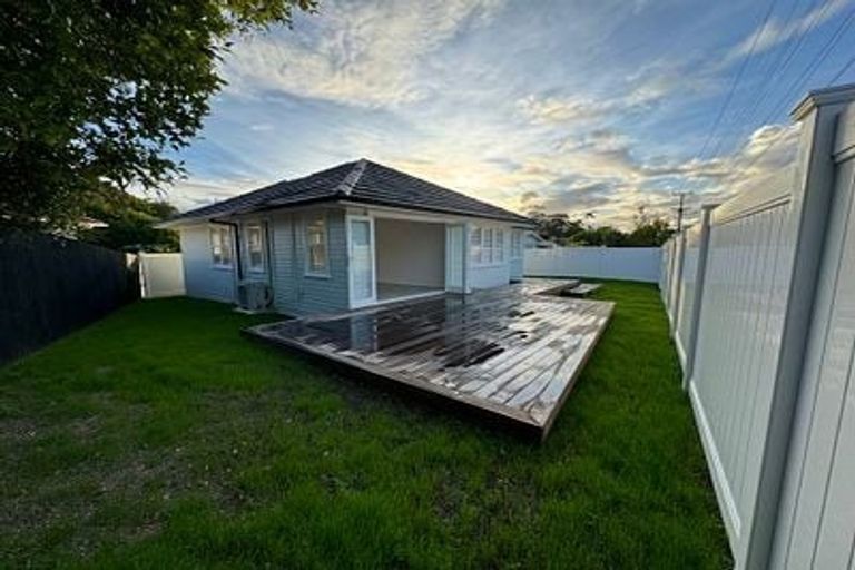 Photo of property in 117 Vodanovich Road, Te Atatu South, Auckland, 0610