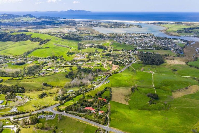 Photo of property in 25 Devich Road, Mangawhai, Wellsford, 0975