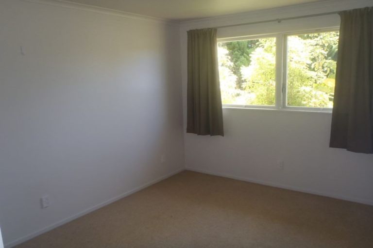 Photo of property in 8 Salamanca Road, Sunnynook, Auckland, 0620