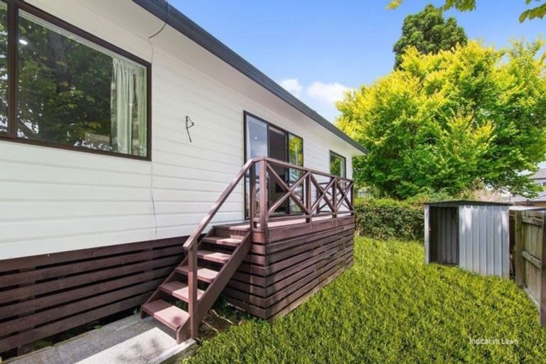 Photo of property in 2/58 Clevedon Road, Papakura, 2110