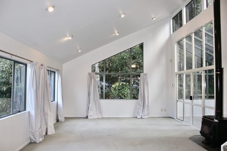 Photo of property in 153 Woodlands Park Road, Titirangi, Auckland, 0604