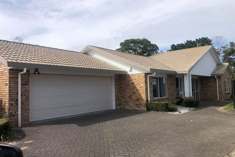 Photo of property in 32 Sheriff Place, Randwick Park, Auckland, 2105