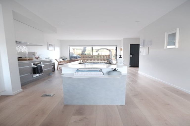 Photo of property in 9 Podgora Avenue, Kumeu, 0810