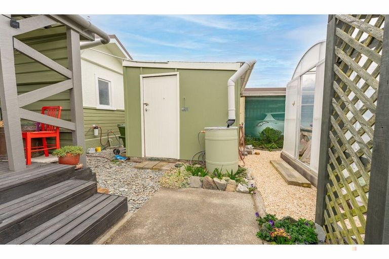 Photo of property in 8 Moorhouse Street, Waimate, 7924