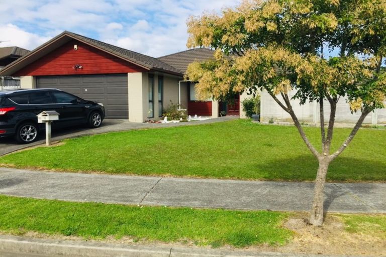 Photo of property in 16 Andrusha Place, Flat Bush, Auckland, 2019