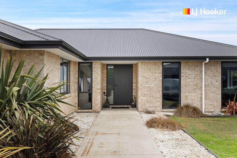 Photo of property in 32 Calluna Crescent, Mosgiel, 9024