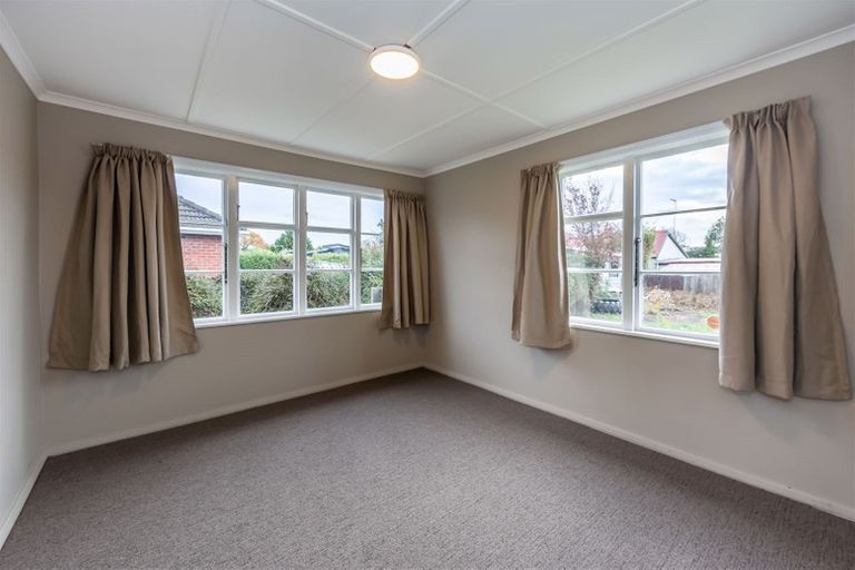 Photo of property in 17 Dunarnan Street, Avonside, Christchurch, 8061