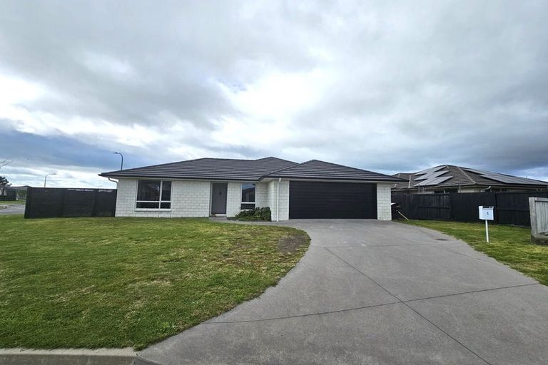 Photo of property in 1 Jeffs Way, Papamoa Beach, Papamoa, 3118