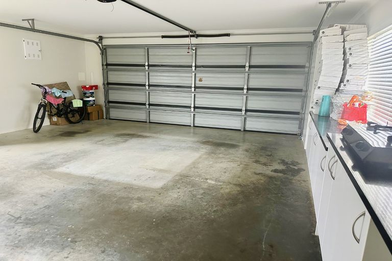 Photo of property in 18 Castellina Drive, Karaka, Papakura, 2113