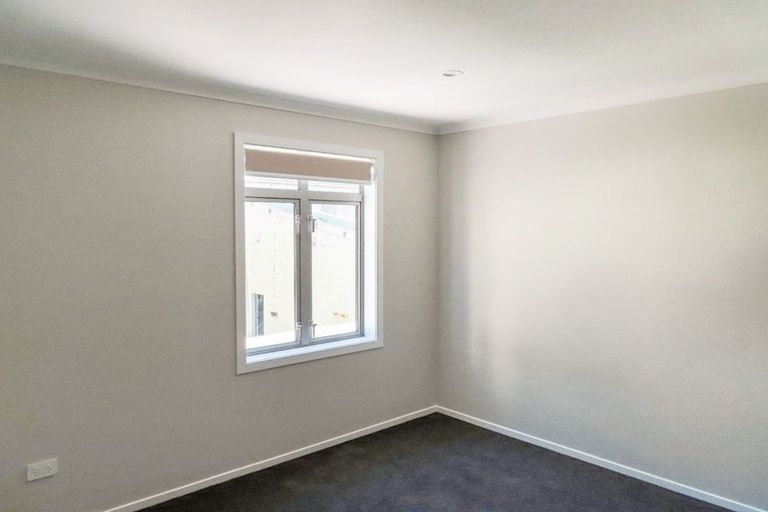 Photo of property in 5 John Reynolds Square, Hutt Central, Lower Hutt, 5010