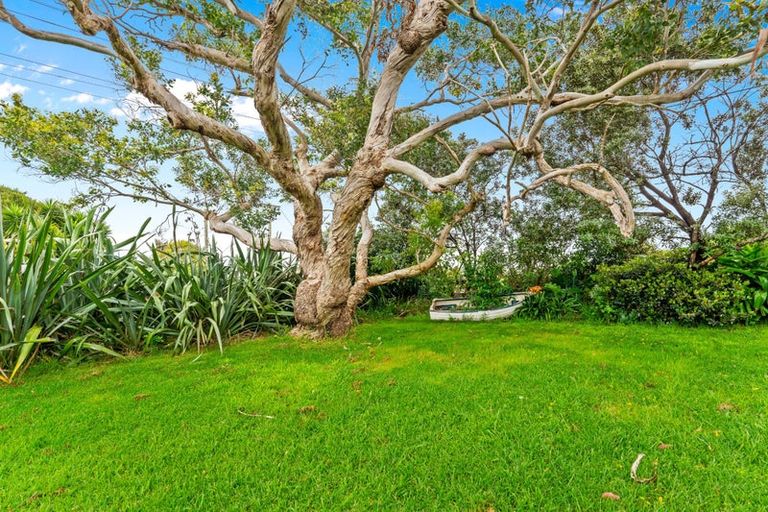 Photo of property in 6 Sea View Road, Leigh, 0985