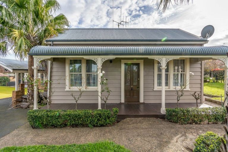 Photo of property in 1 Knighton Road, Hillcrest, Hamilton, 3216