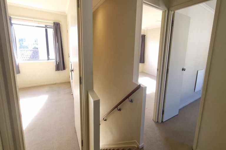 Photo of property in 47 Tiri Tiri Road, Birkdale, Auckland, 0626