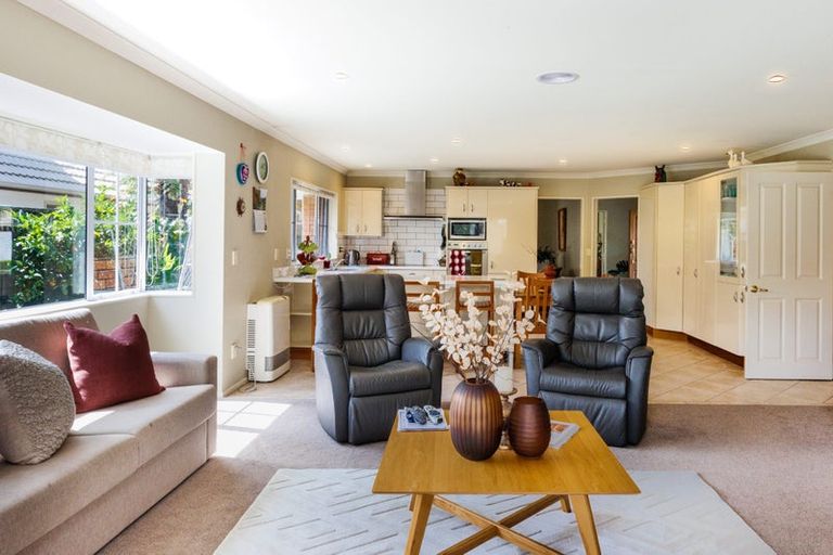 Photo of property in 10 Pastoral Lane, Hokowhitu, Palmerston North, 4410