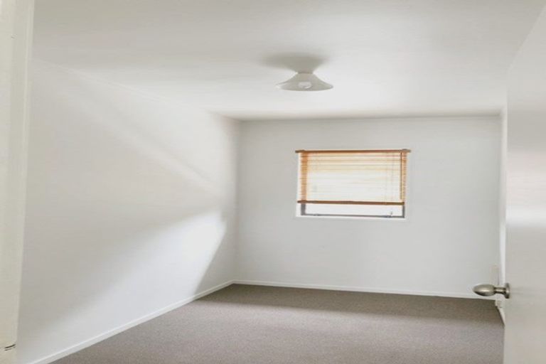 Photo of property in 127 Moire Road, West Harbour, Auckland, 0618