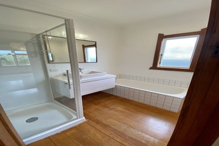 Photo of property in 8 Roach Street, Marewa, Napier, 4110