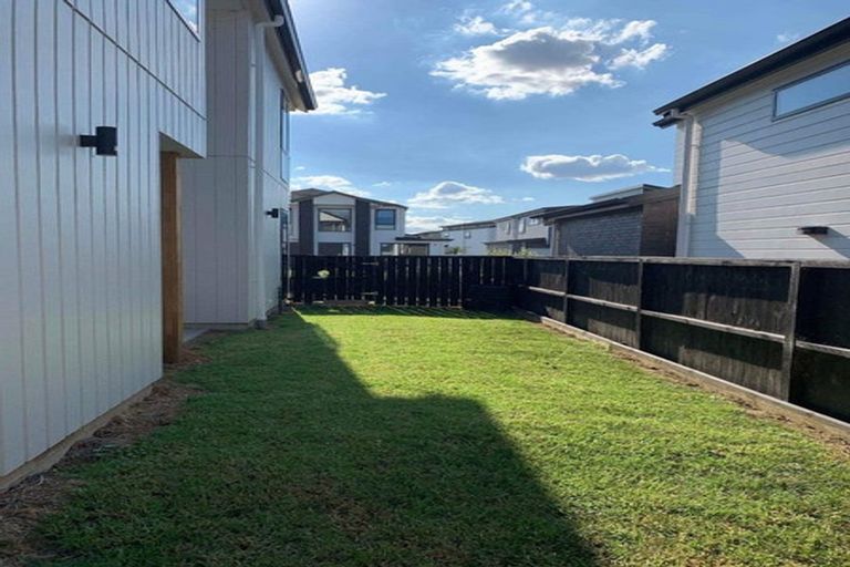 Photo of property in 9 Kearns Drive, Hobsonville, Auckland, 0616