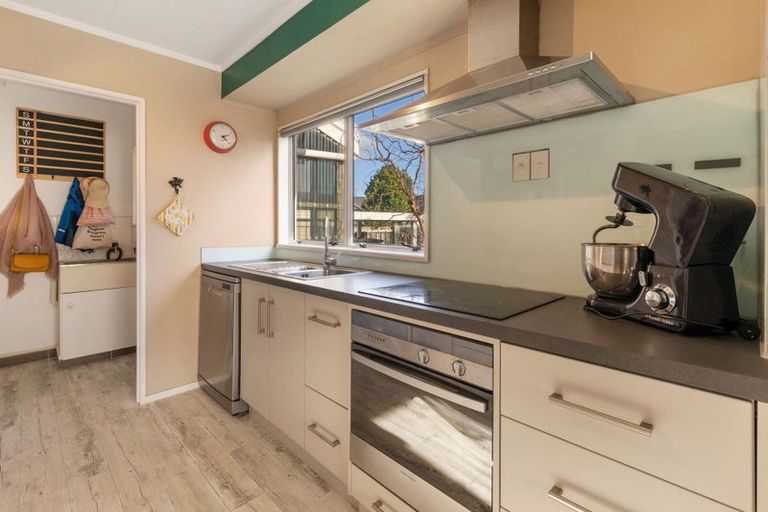 Photo of property in 9 Bronte Place, Owhata, Rotorua, 3010