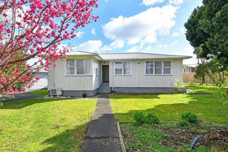 Photo of property in 2 Viola Place, Papakura, 2110