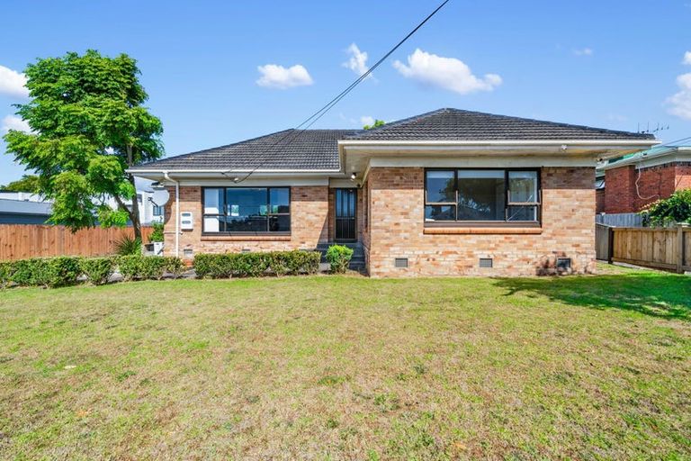 Photo of property in 25 Fairview Road, Papatoetoe, Auckland, 2025