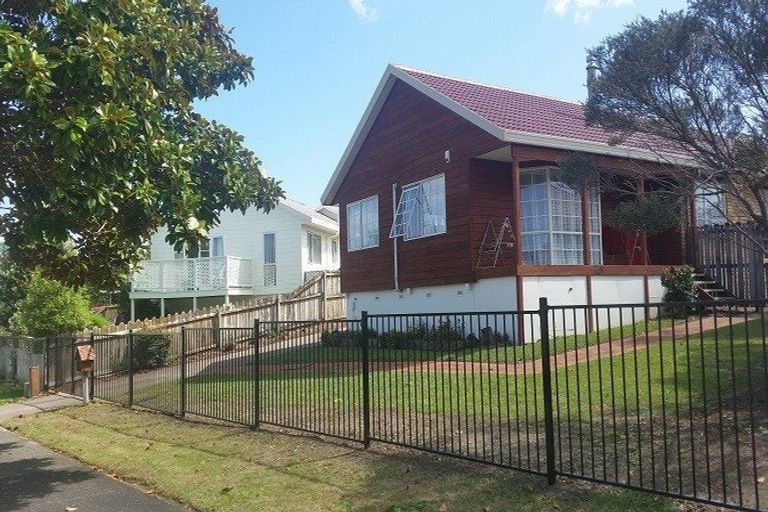 Photo of property in 38 Burswood Drive, Burswood, Auckland, 2013