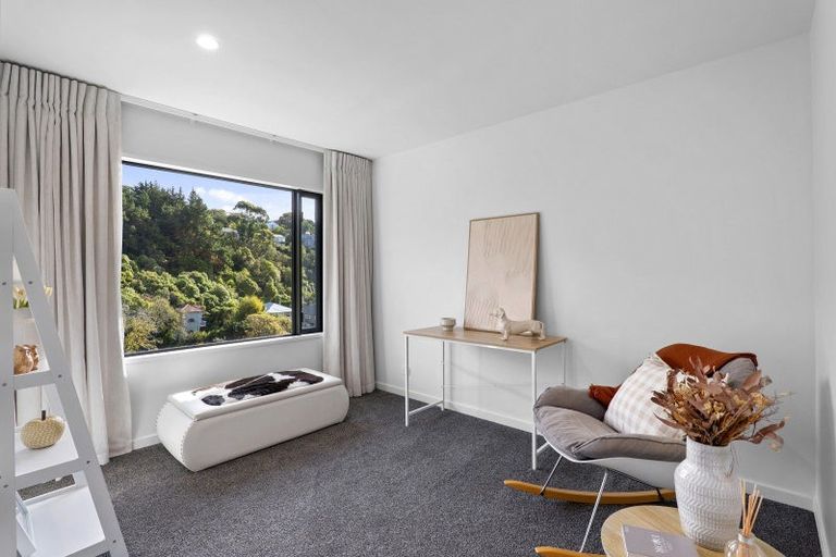 Photo of property in 32 Soleares Avenue, Mount Pleasant, Christchurch, 8081