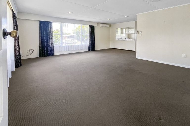 Photo of property in 75-77 Buick Crescent, Awapuni, Palmerston North, 4412