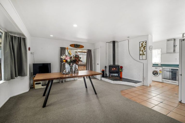 Photo of property in 100a Kawaha Point Road, Kawaha Point, Rotorua, 3010