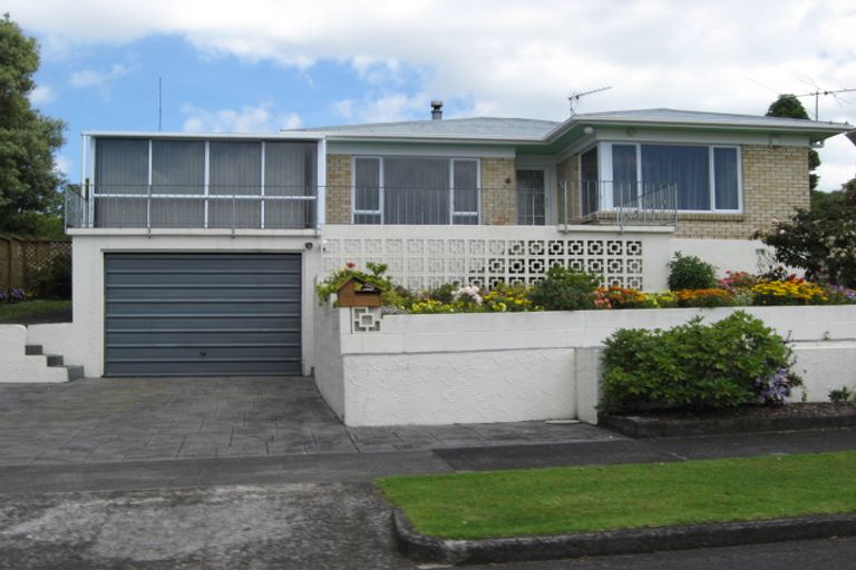 Photo of property in 10 Laurelwood Avenue, Pukekohe, 2120
