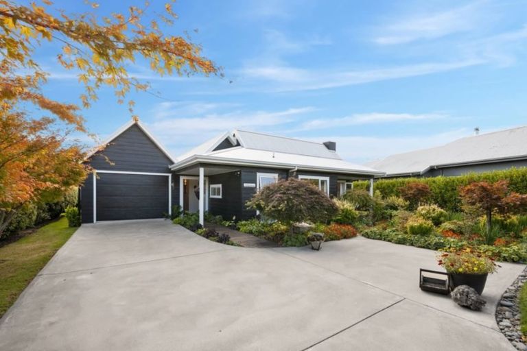 Photo of property in 62 Montgomery Crescent, Kinloch, Taupo, 3377