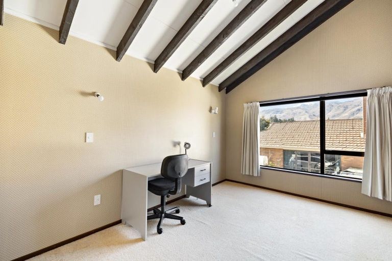 Photo of property in 108 Neplusultra Street, Cromwell, 9310