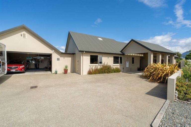 Photo of property in 20 Lawson Burrows Crescent, Te Anau, 9600
