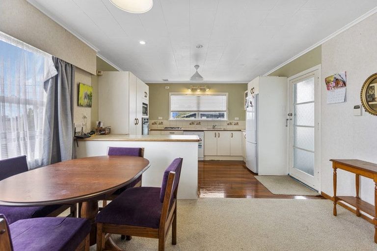 Photo of property in 8 Elm Grove, Westown, New Plymouth, 4310