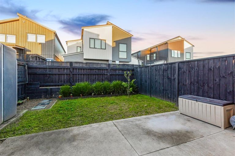 Photo of property in 7 Jagoda Road, Westgate, Auckland, 0614