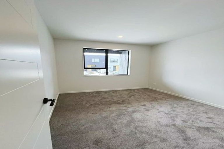 Photo of property in 45 Puihi Crescent, Massey, 0614