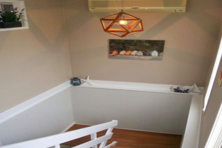 Photo of property in 6/125a Birkdale Road, Birkdale, Auckland, 0626