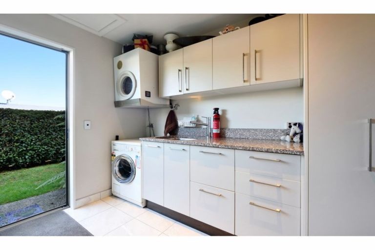 Photo of property in 355 Princes Drive, Britannia Heights, Nelson, 7010