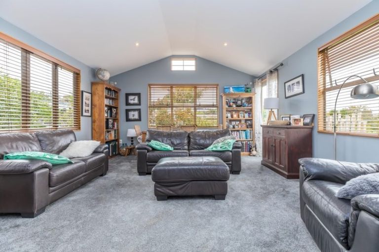 Photo of property in 7 Tipau Street, Torbay, Auckland, 0630