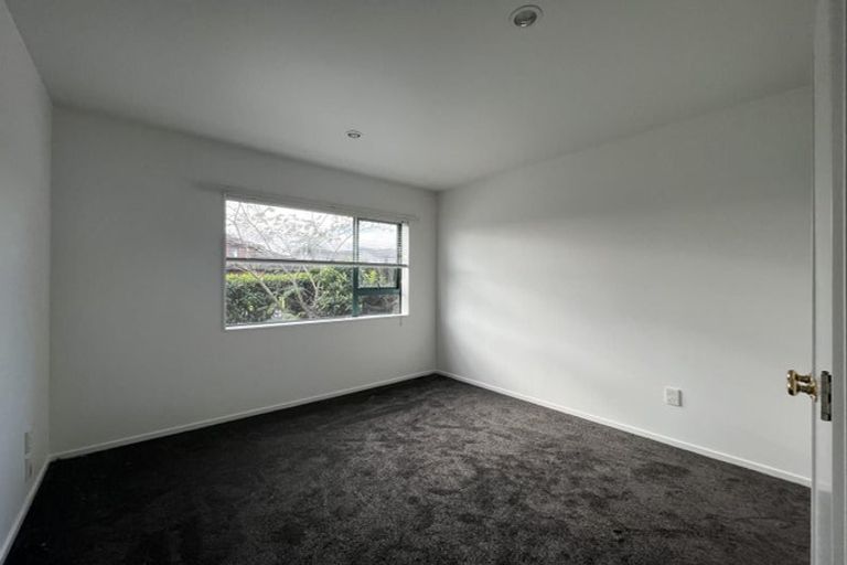 Photo of property in Waimanu Bay Village, 3/1 Piriti Drive, Te Atatu Peninsula, Auckland, 0610