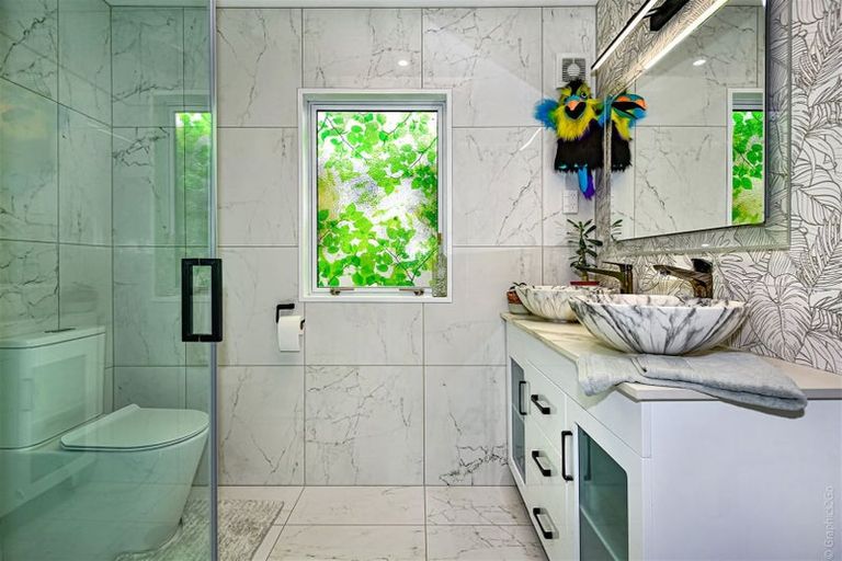 Photo of property in 220b Mount Pleasant Road, Mount Pleasant, Christchurch, 8081