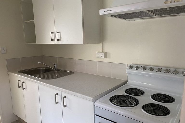 Photo of property in 14 Warner Place, Heathcote Valley, Christchurch, 8022