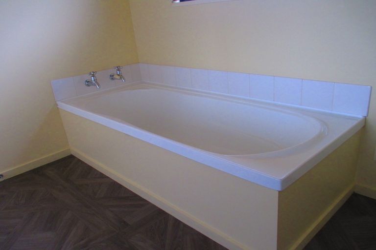 Photo of property in 1/102 Roberta Drive, Somerfield, Christchurch, 8024