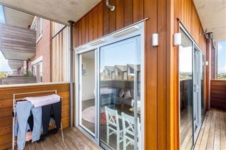 Photo of property in 202/160a Hobsonville Point Road, Hobsonville, Auckland, 0616