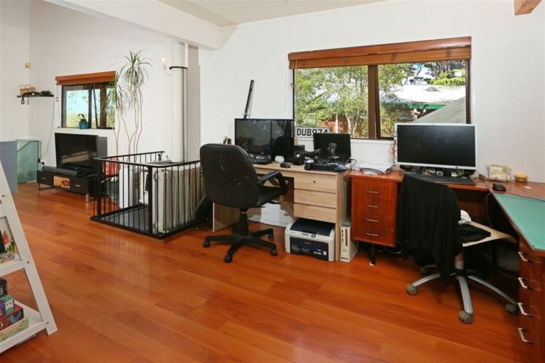 Photo of property in 23 Darcy Place, Massey, Auckland, 0614