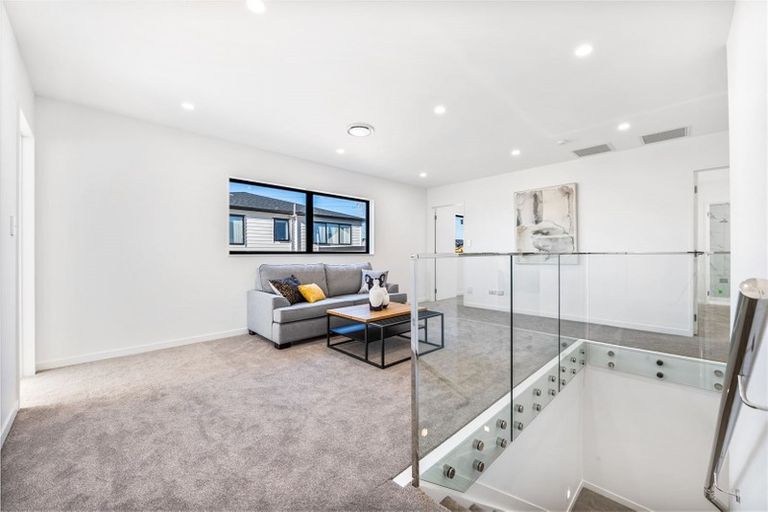 Photo of property in 4 Puruatanga Drive, Flat Bush, Auckland, 2019