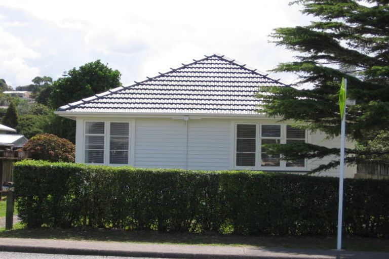 Photo of property in 79 Godley Road, Green Bay, Auckland, 0604