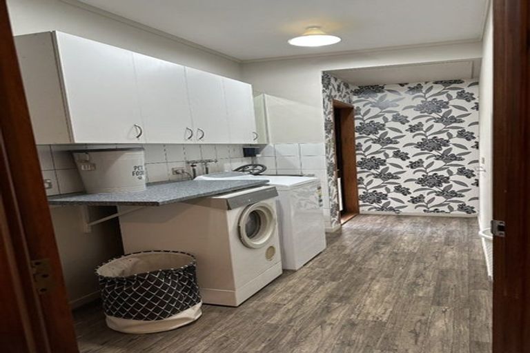 Photo of property in 37 East Street, Terrace End, Palmerston North, 4410