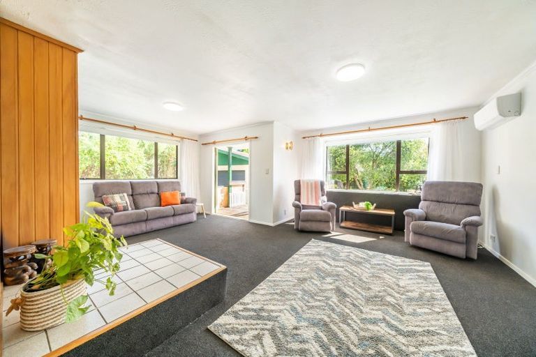 Photo of property in 4 Davis Crescent, Elderslea, Upper Hutt, 5018