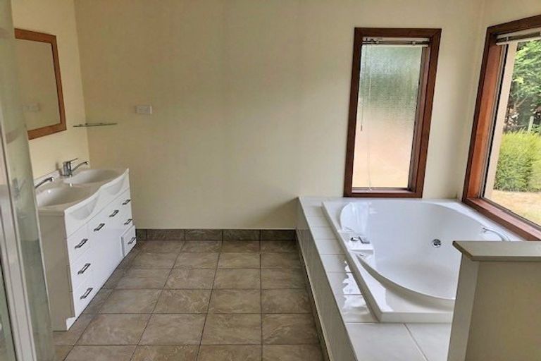 Photo of property in 32 Hamptons Road, Prebbleton, Christchurch, 7674